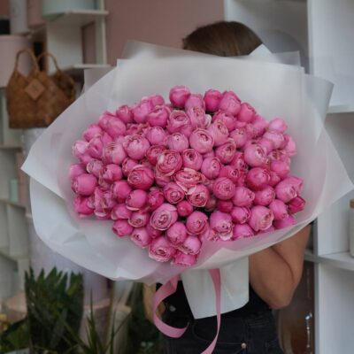 Букет з 51 кущової троянди Сільва Пінк