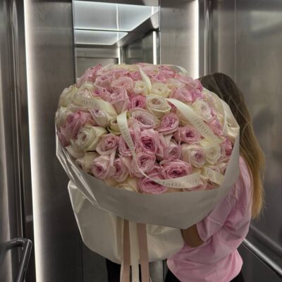 Букет з 101 піоновидної троянди O’Hara