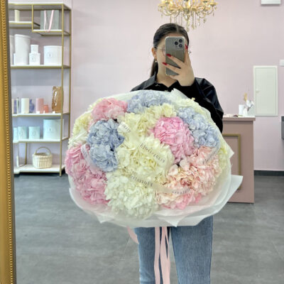 Букет з 15 колумбійських гортензій