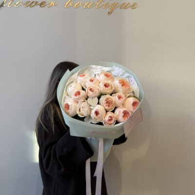 17 садових троянд Juliet