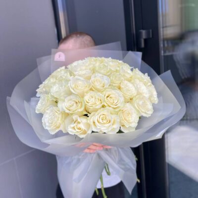 Букет з 31 еквадорської троянди сорту Mondial