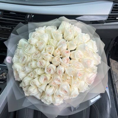 Букет з 101 піоновидної троянди White O’Hara