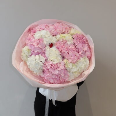 Букет з 15 гортензій