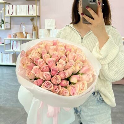 45 троянд Pink Athena