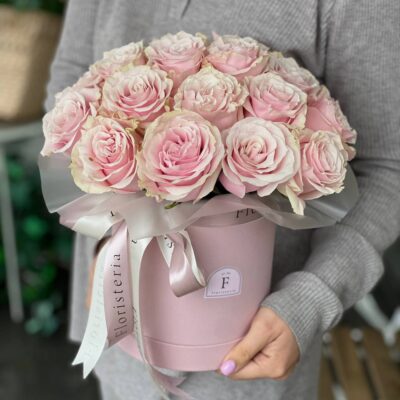 Бокс з 21 еквадорської троянди сорту Pink Mondial