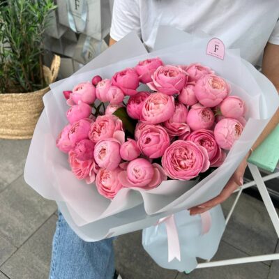 Букет з 9 кущових троянд Silva Pink