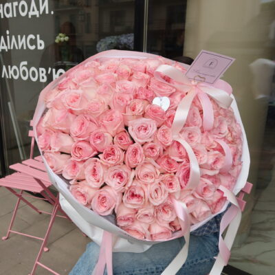 Букет зі 101 піоновидної троянди Pink O’Hara