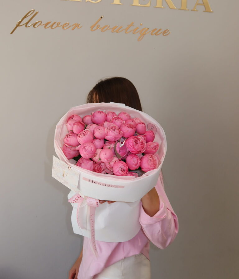Букет з 11 гілочок троянди Silva Pink