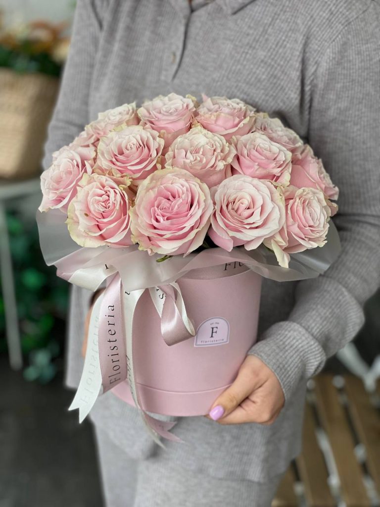 Бокс з 21 еквадорської троянди сорту Pink Mondial