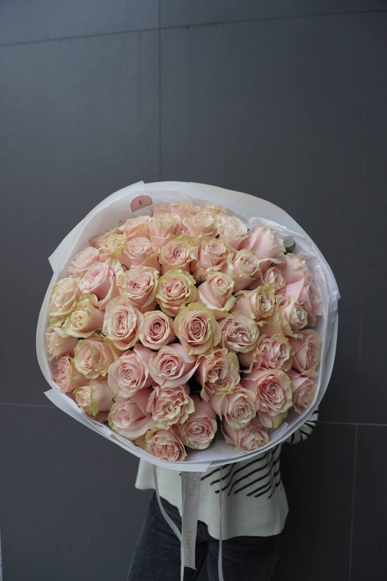 Букет з 51 троянди Pink Mondial