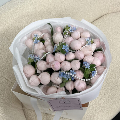 43 троянди peony pink з оксипеталумом