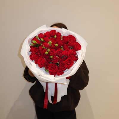 15 кущових троянд Quincy