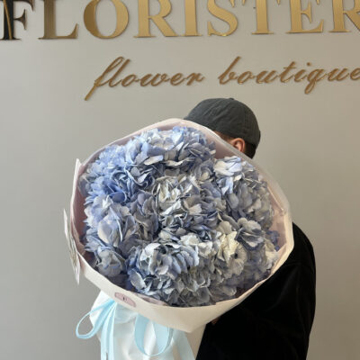 Букет з 7 блакитних гортензій