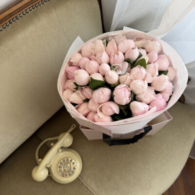 47 троянд сорту Peony Pink